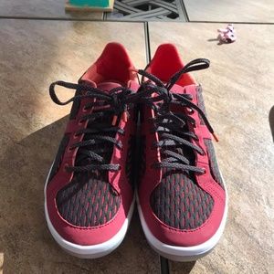 PLAE Prospect NWOB. Women's 7.5 Voltage Red